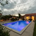 Azul Villa